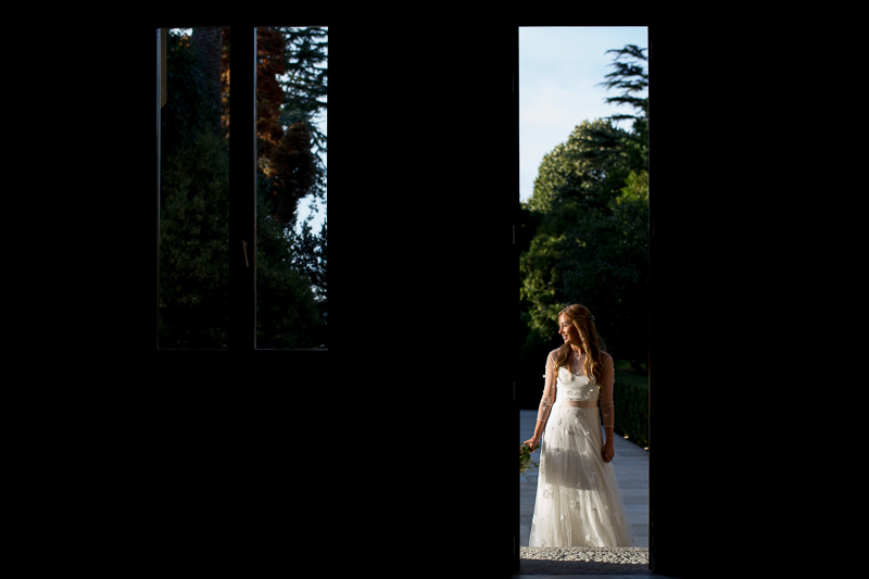 Fotografia de boda novia con vestido de Patricia Melendez Atelier en el Pazo el Castriño