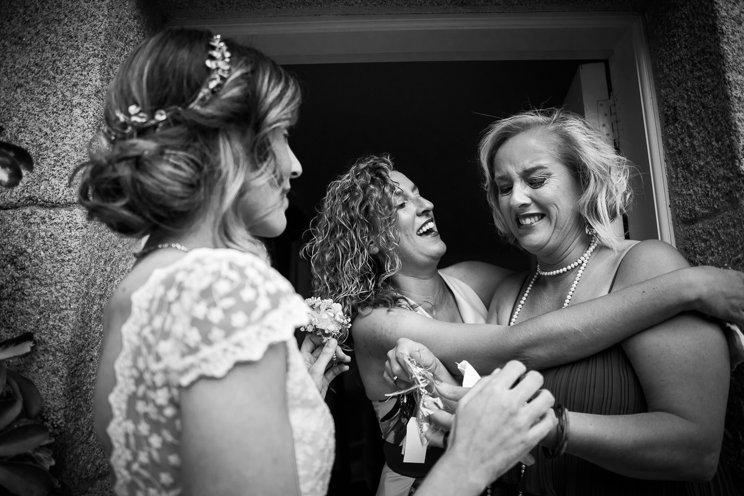 Fotografia de boda novia con hermanas