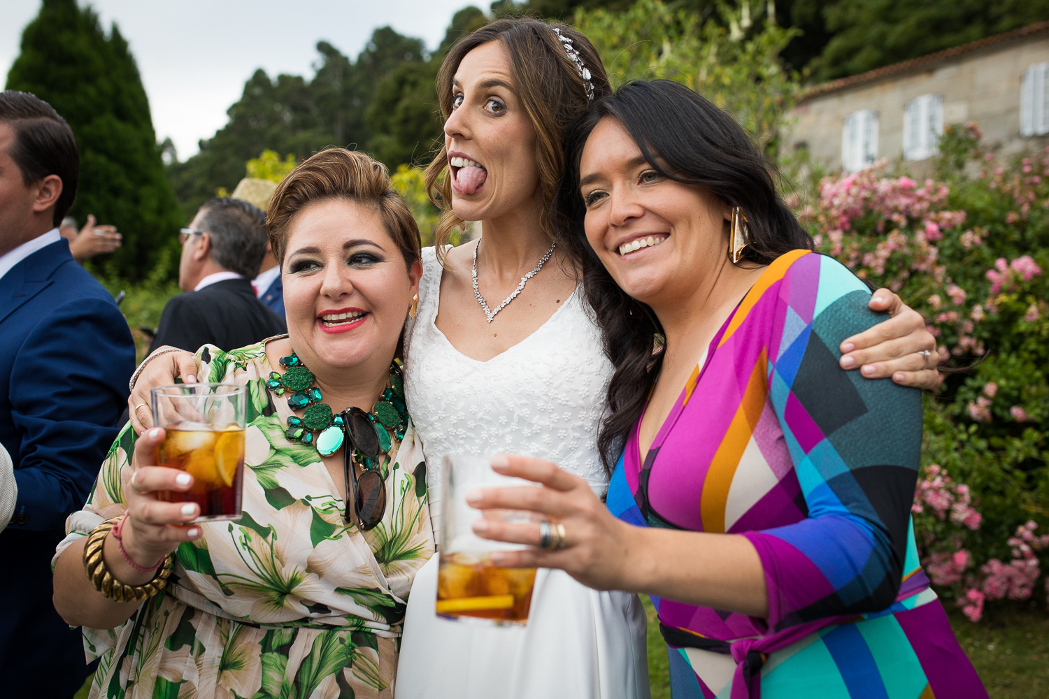 Fotografia de boda novia con invitados